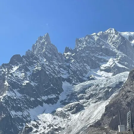 Courmayeur~Navetta Gratuita Per Il Centro+Impianti Exterior photo